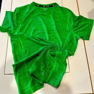 Tek Gear. Dry Tek shirt. Lime green. Size xl(18/20)